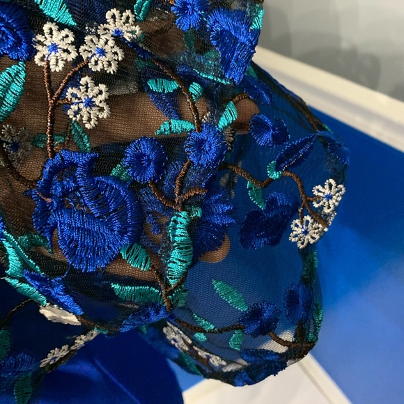 - WOW COUTURE DRESS - Picture 3 of 8